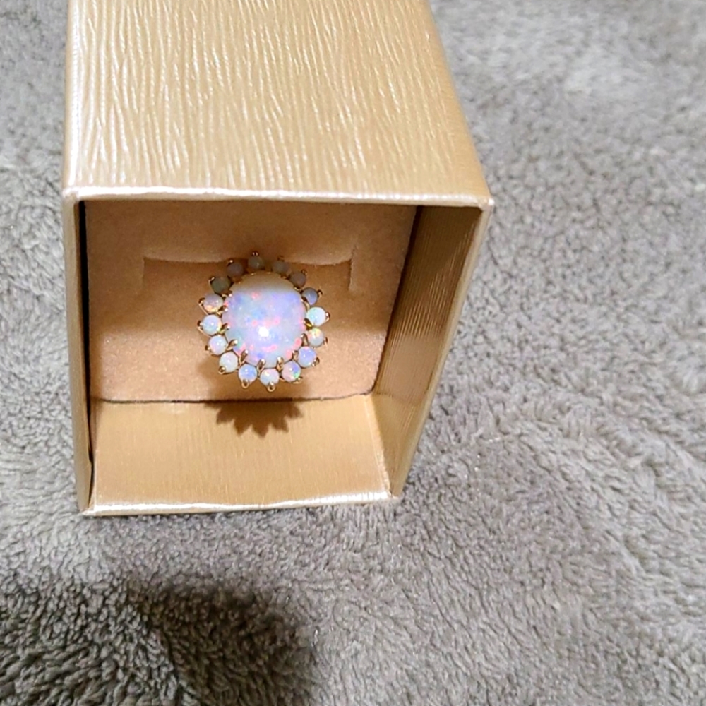 Opal pendant